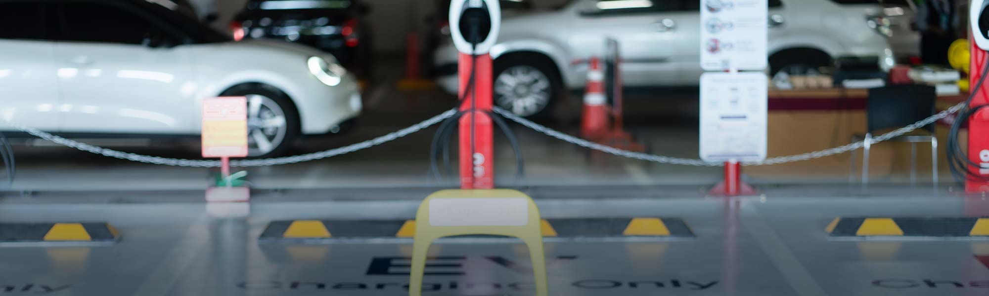 Electric vehicle parking ground lock visual system